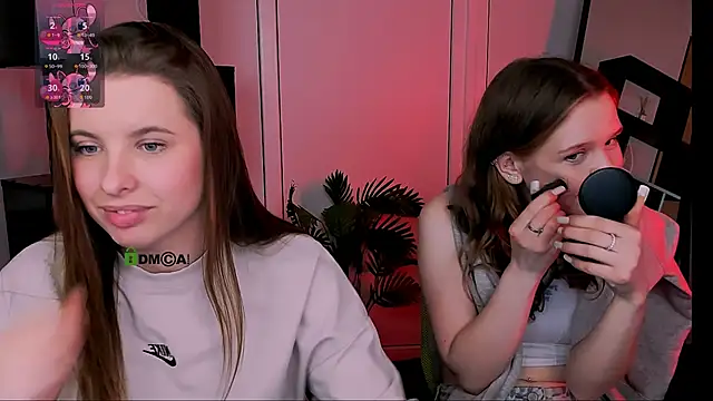 lola swon online show from October 2025 07:19:02 PM