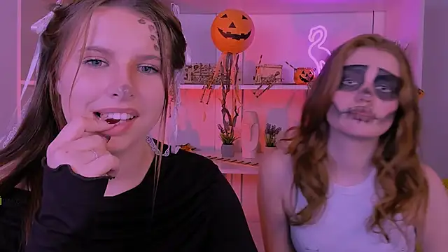 lola swon online show from October 2025 08:54:02 PM