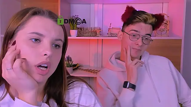 lola swon online show from November 2025 07:04:01 PM