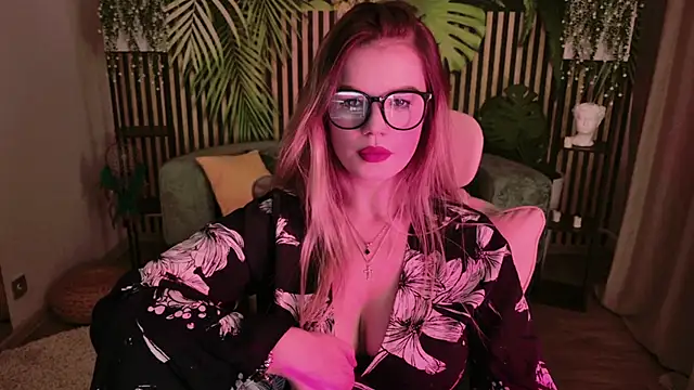 KellyHayden online show from November 2025 01:33:02 PM