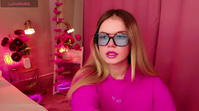 KellyHayden online show from November 2025 06:23:02 PM