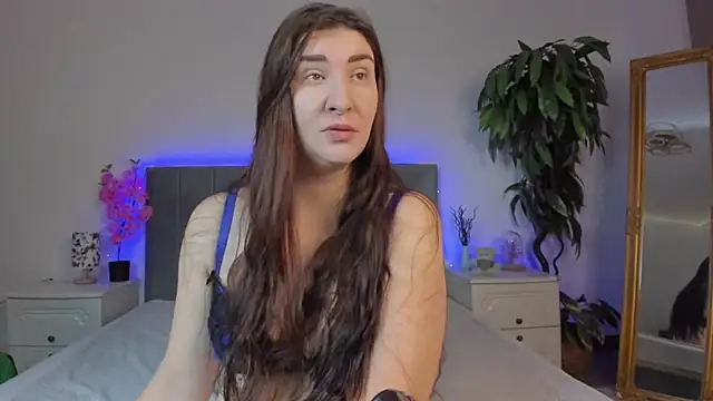 TrishaDarks online show from November 2025 07:41:01 AM