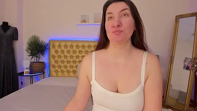 TrishaDarks online show from March 2026 06:08:02 AM