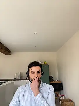 Snapshot of eauminerale chatting on February 2026 11:04:01 AM eauminerale online show from February 2026 11:04:01 AM