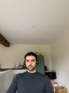 Snapshot of eauminerale chatting on February 2026 01:07:02 PM eauminerale online show from February 2026 01:07:02 PM