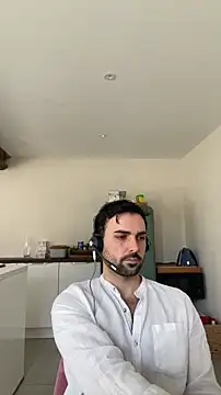 Snapshot of eauminerale chatting on February 2026 09:17:01 AM eauminerale online show from February 2026 09:17:01 AM