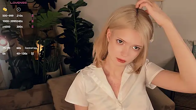 Snapshot of LaureMestler chatting on May 2026 11:15:01 AM LaureMestler online show from May 2026 11:15:01 AM