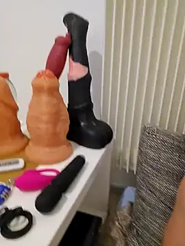 Chrisou73 online show from February 2026 04:36:01 PM