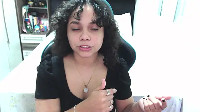 sweetamy326 online show from June 2026 11:36:01 PM