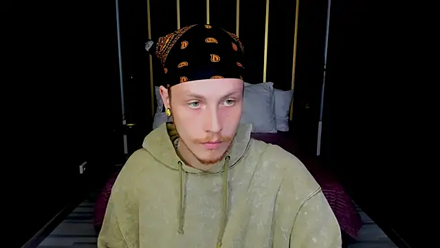 LeoMooree online show from October 2025 03:51:02 PM