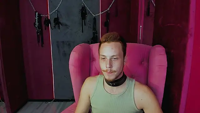 LeoMooree online show from October 2025 03:42:02 PM