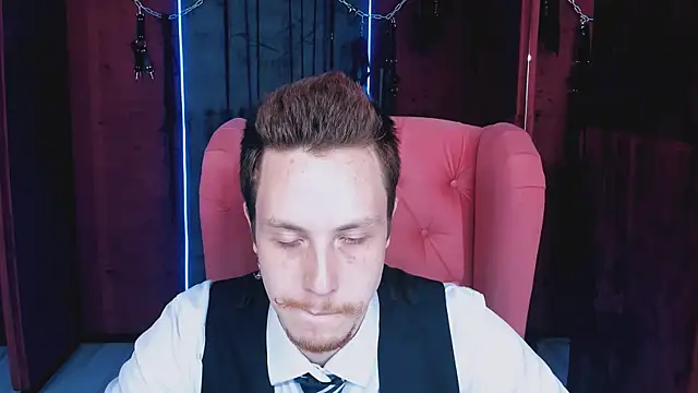 LeoMooree online show from November 2025 09:17:02 PM