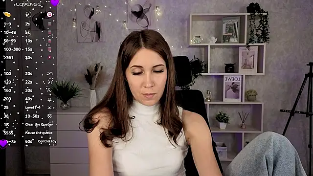 Snapshot of DreamVelour chatting on October 2025 09:12:02 PM DreamVelour online show from October 2025 09:12:02 PM