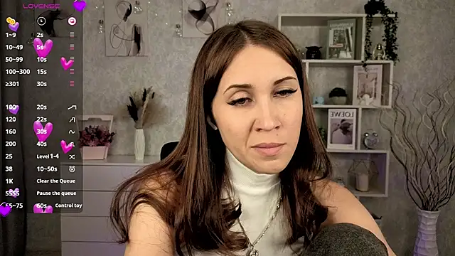 Snapshot of DreamVelour chatting on October 2025 08:06:02 PM DreamVelour online show from October 2025 08:06:02 PM