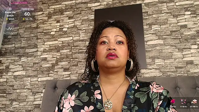 TaniaJhons online show from October 2025 03:00:02 PM