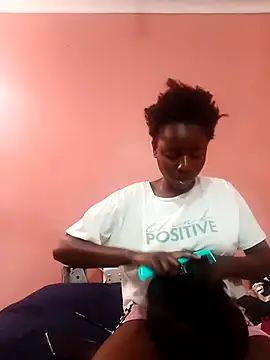 Snapshot of HotPetite_25 chatting on November 2025 04:40:01 PM HotPetite 25 online show from November 2025 04:40:01 PM