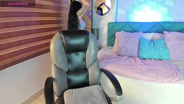 Antonela vargas online show from March 2026 12:27:01 PM