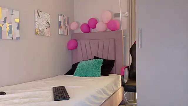 Snapshot of meli_peach1 chatting on November 2025 07:25:01 PM meli peach1 online show from November 2025 07:25:01 PM