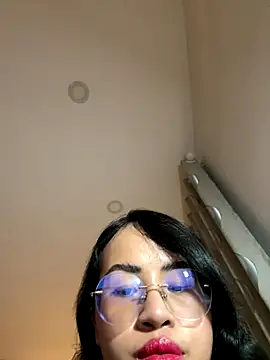 Snapshot of EllieYoon chatting on December 2025 03:21:02 PM EllieYoon online show from December 2025 03:21:02 PM