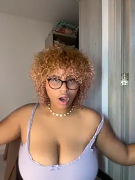 Snapshot of niki_wild18 chatting on October 2025 09:45:02 PM niki wild18 online show from October 2025 09:45:02 PM