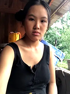 Snapshot of Mai_lovely chatting on October 2025 02:33:01 AM Mai lovely online show from October 2025 02:33:01 AM