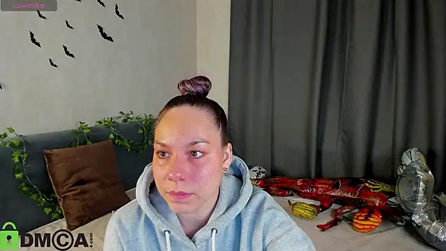 Snapshot of Al1ice_Moures chatting on October 2025 01:07:02 AM Al1ice Moures online show from October 2025 01:07:02 AM