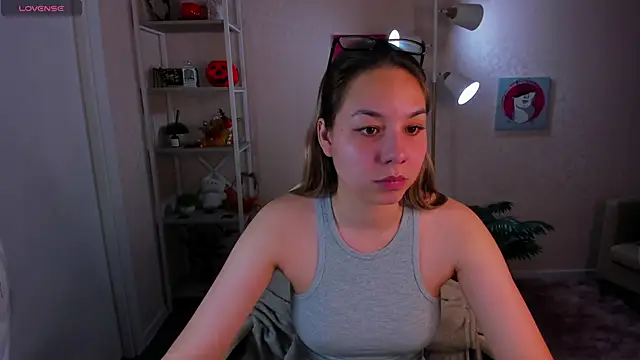 Snapshot of Al1ice_Moures chatting on December 2025 01:13:01 AM Al1ice Moures online show from December 2025 01:13:01 AM