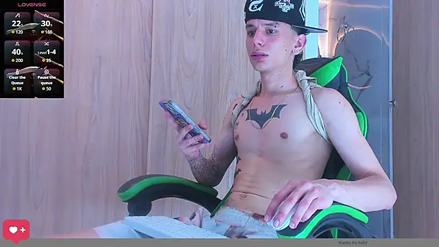 Snapshot of Skinny_batman chatting on September 2025 03:16:01 PM Skinny batman online show from September 2025 03:16:01 PM