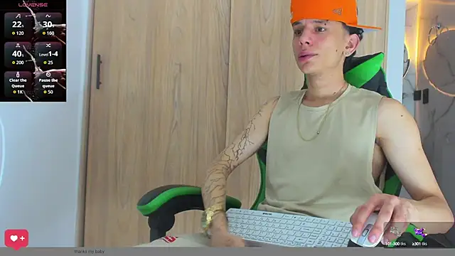 Snapshot of Skinny_batman chatting on September 2025 01:38:01 PM Skinny batman online show from September 2025 01:38:01 PM