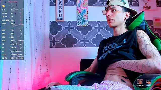 Snapshot of Skinny_batman chatting on January 2026 08:45:02 PM Skinny batman online show from January 2026 08:45:02 PM