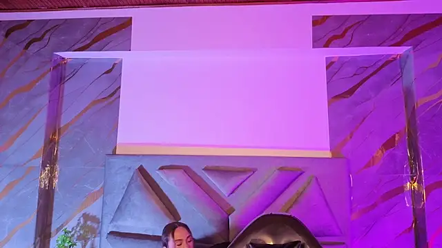 samycollens online show from April 2026 11:44:02 AM