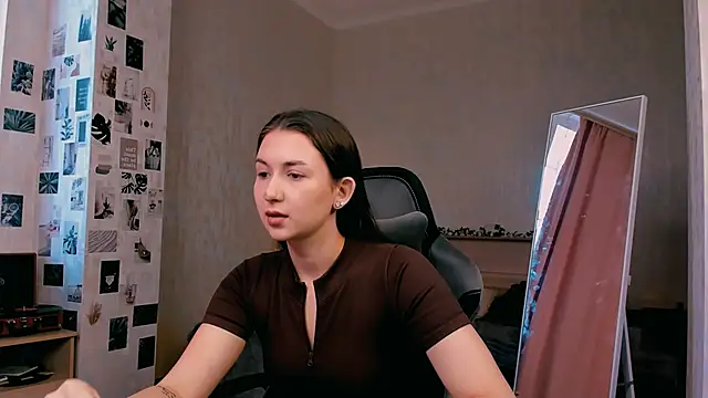 raviolly046 online show from October 2025 09:51:02 AM