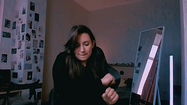 raviolly046 online show from October 2025 11:52:02 AM