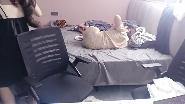 Snapshot of redrose520 chatting on September 2025 08:28:02 AM redrose520 online show from September 2025 08:28:02 AM