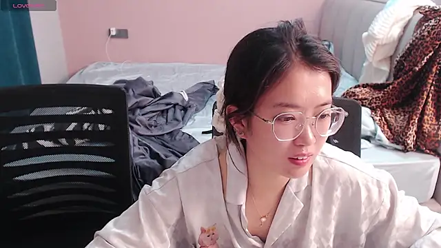 Snapshot of redrose520 chatting on October 2025 12:26:01 PM redrose520 online show from October 2025 12:26:01 PM