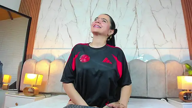 Snapshot of Samantha_Fiire chatting on April 2026 12:57:01 PM Samantha Fiire online show from April 2026 12:57:01 PM