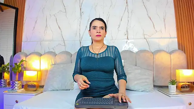 Samantha Fiire online show from July 2026 12:25:02 PM