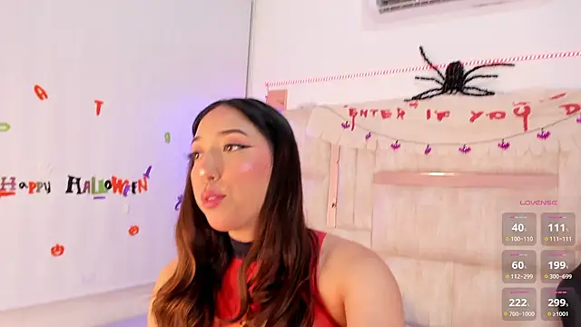 Snapshot of emily__walker chatting on October 2025 03:47:02 AM emily walker online show from October 2025 03:47:02 AM