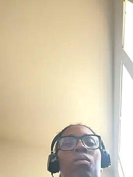 Snapshot of YeahhhitsBreezy chatting on October 2025 06:41:02 PM YeahhhitsBreezy online show from October 2025 06:41:02 PM