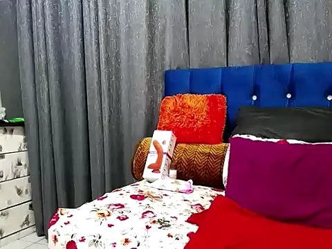 Snapshot of BustyBMWx chatting on October 2025 10:37:02 AM BustyBMWx online show from October 2025 10:37:02 AM