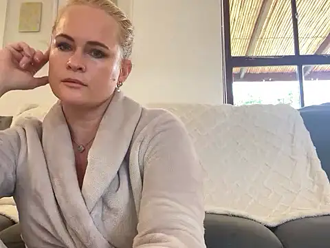 Snapshot of Sweet-TessaXX chatting on October 2025 05:46:01 AM Sweet-TessaXX online show from October 2025 05:46:01 AM