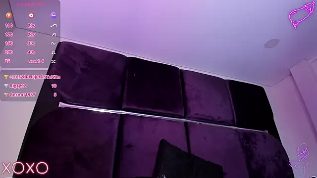 Snapshot of Tokio_Petit chatting on October 2025 04:37:01 AM Tokio Petit online show from October 2025 04:37:01 AM