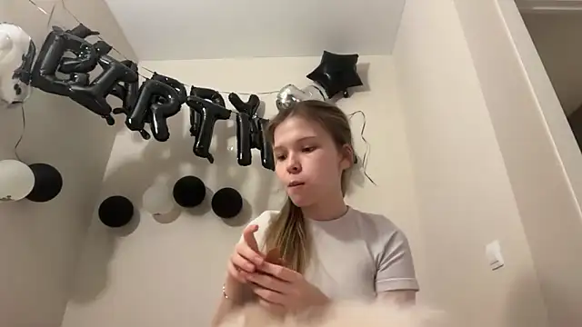 CandysRose online show from April 2026 09:20:02 PM