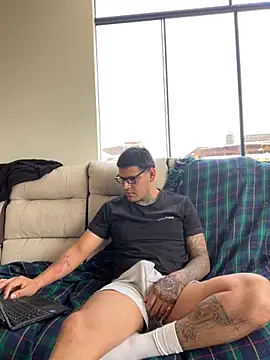 Snapshot of roa_alee chatting on November 2025 07:14:02 PM roa alee online show from November 2025 07:14:02 PM