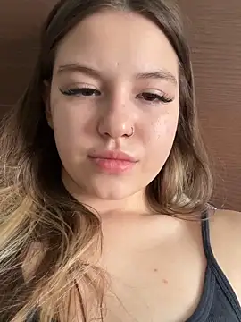 Sofi Yang  online show from October 2025 10:23:02 AM