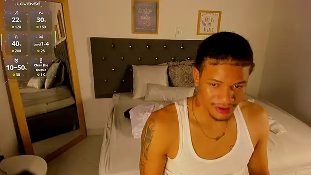 Snapshot of AmberandNick chatting on October 2025 03:25:02 AM AmberandNick online show from October 2025 03:25:02 AM