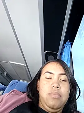 nicayujo online show from October 2025 01:07:01 PM