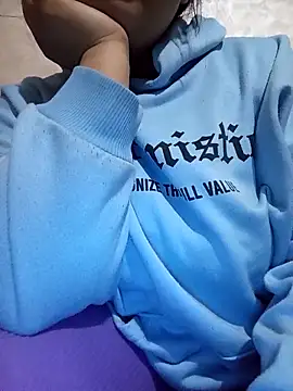 Snapshot of lily_sx chatting on April 2026 12:32:01 AM lily sx online show from April 2026 12:32:01 AM