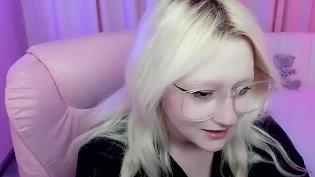 Snapshot of JuliaSharkk chatting on October 2025 07:36:02 PM JuliaSharkk online show from October 2025 07:36:02 PM