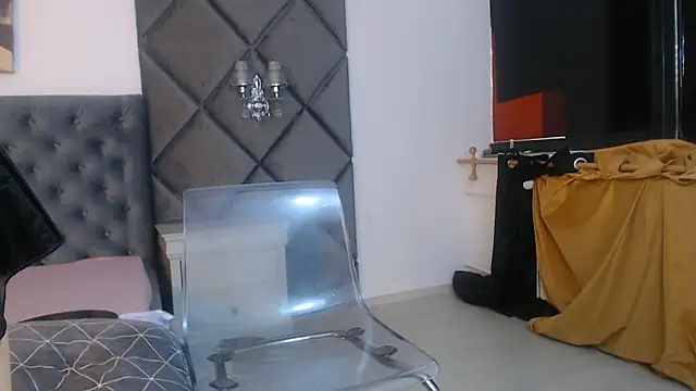 Snapshot of WendyChantal chatting on October 2025 06:05:02 AM WendyChantal online show from October 2025 06:05:02 AM